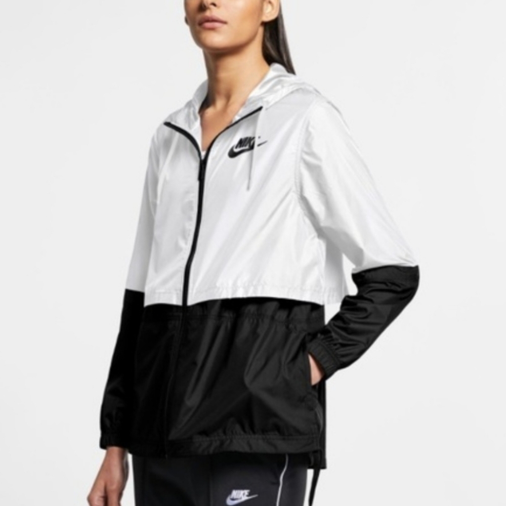 Nike Sportswear Black and White Windbreaker Jacket size:S